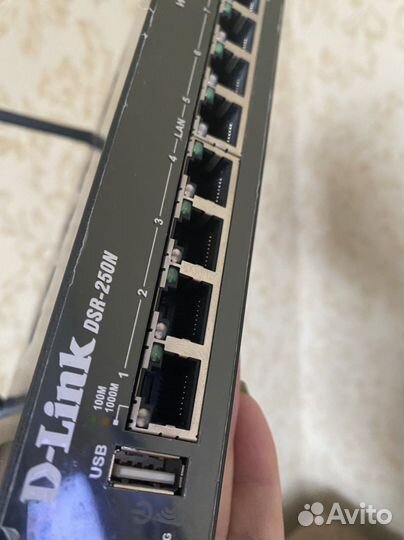 Wi-Fi роутер D-Link DSR-250N
