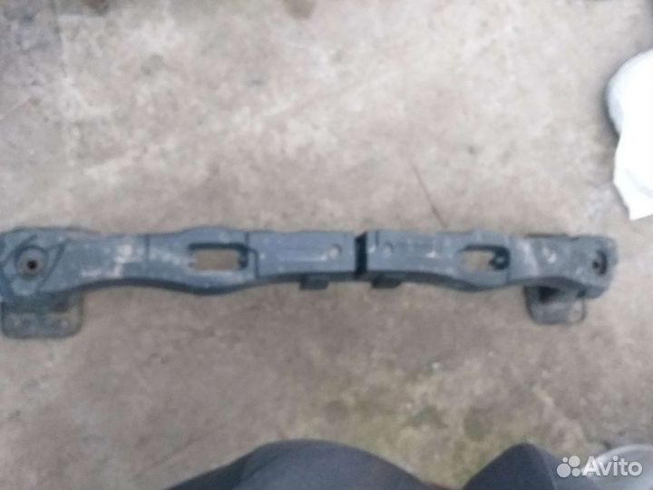 Усилитель заднего бампера бмв е71