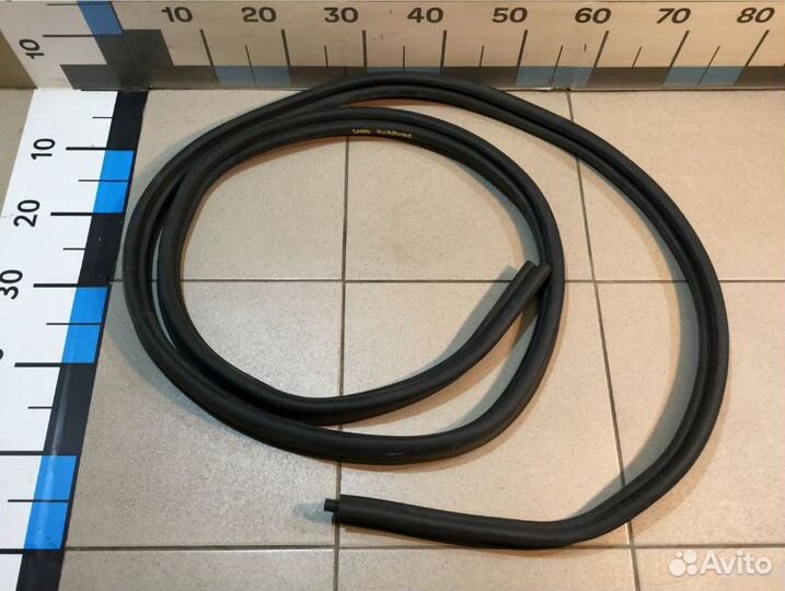 Уплотнитель багажника Рено Сандеро 2009-2014