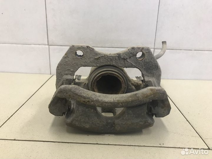 Суппорт передний правый Primera P12E 2002-2007