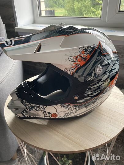 Кроссовый шлем