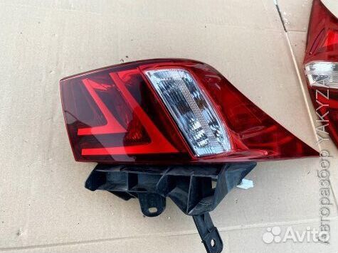Фонарь задний правый Lexus IS