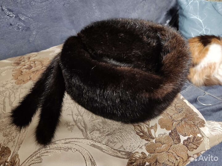 Женская шапка