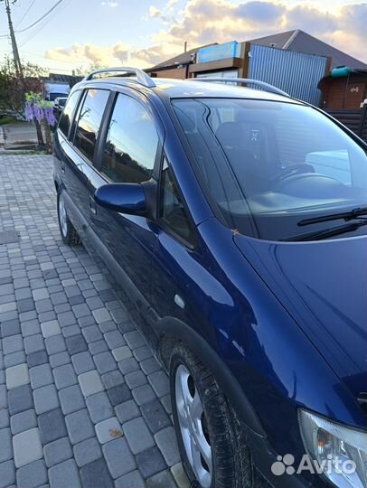 Opel Zafira 2.2 МТ, 2003, 150 000 км