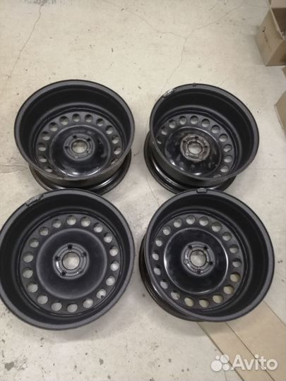 Диски штампованные r17 и колпаки