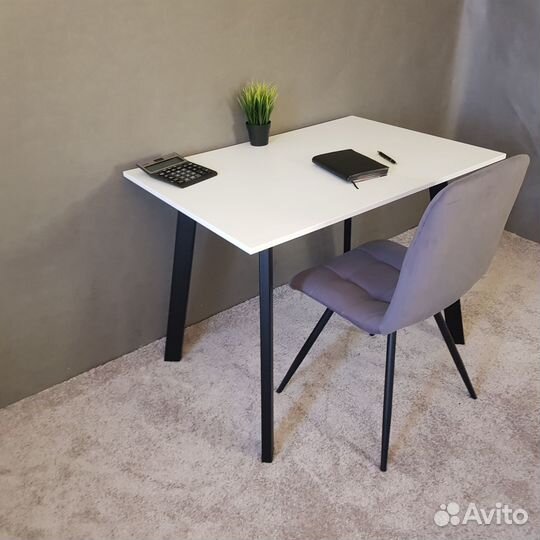 Компьютерный стол Ник 100*70 см. Черные ножки