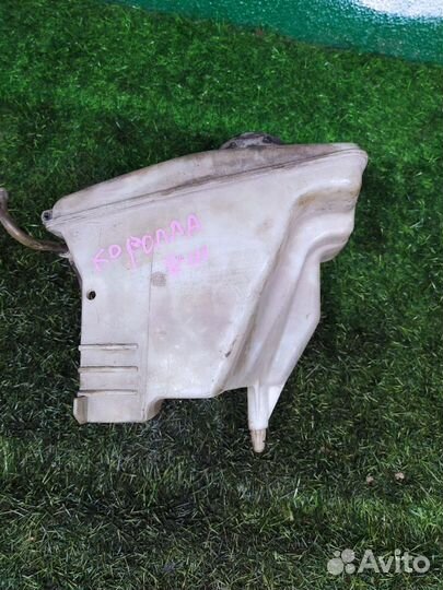 Бачок стеклоомывателя Toyota Corolla