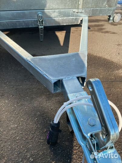 Прицеп на легковой автомобиль