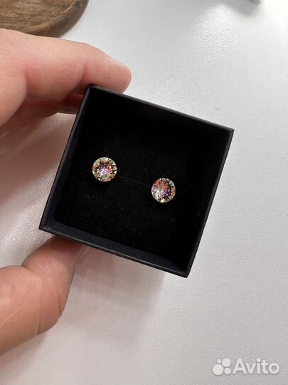Серьги гвоздики с кристаллами swarovski