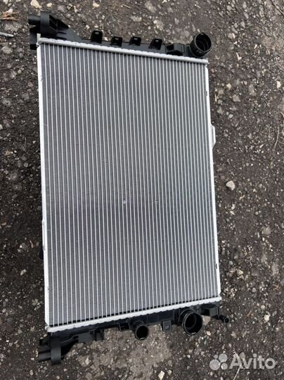 Радиатор Мерседес E W212 63 AMG