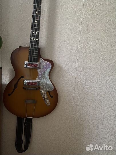 Гитара полуакустика