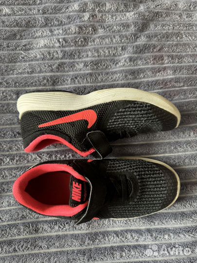 Кроссовки nike 30