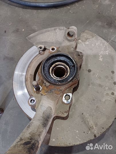 Поворотный кулак niva travel