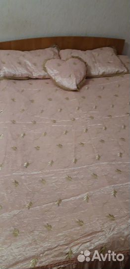 Комплект покрывало,подушки и шторы