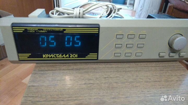 Трехпрограммный приемник с часами