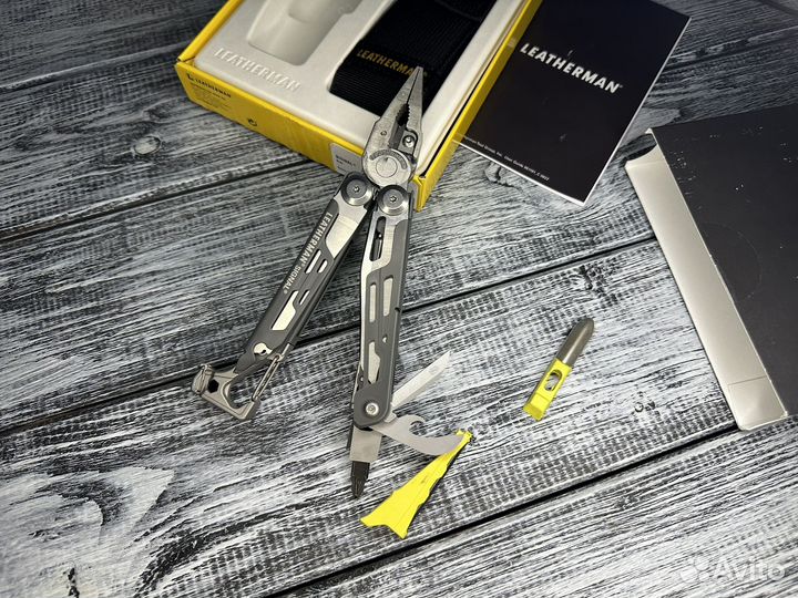 Leatherman Signal Gray