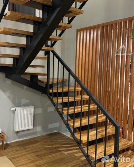 Металлический каркас лестницы. Лестница под ключ