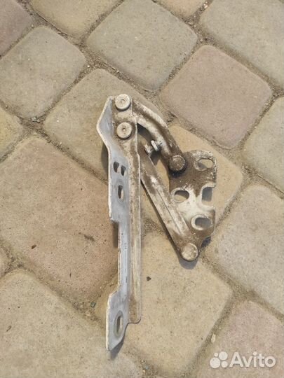 Петля капота Opel Astra J Опель Астра Ж