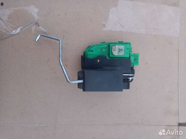 Замок двери задний правый hyundai solaris