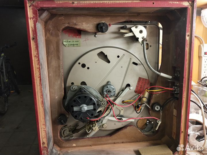 Роликовая виниловая вертушка Magnavox