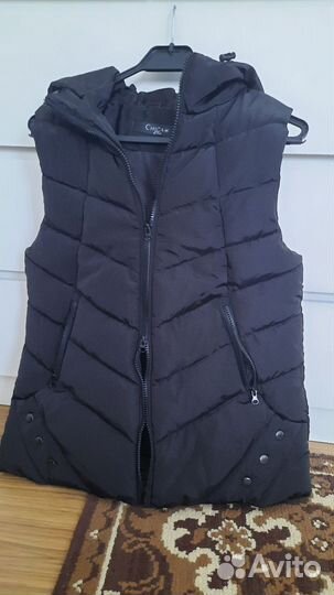 Безрукавка женская