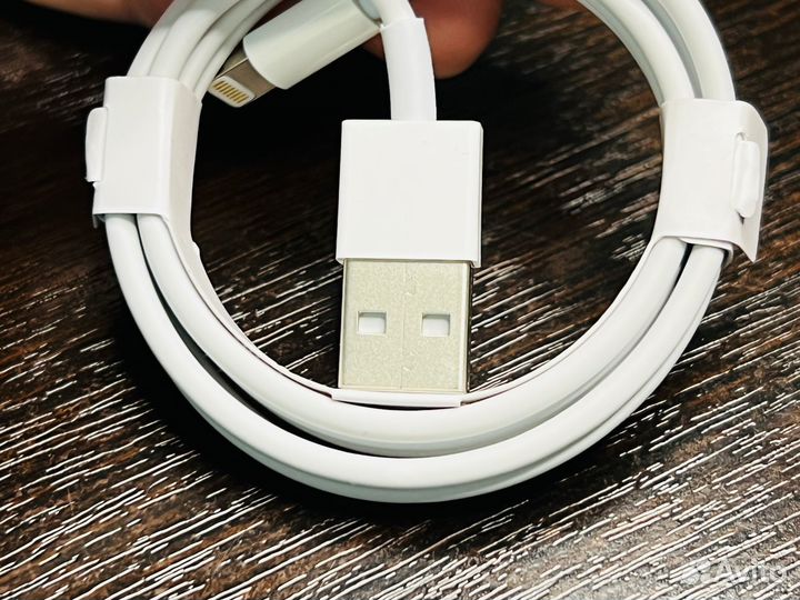 Кабель для зарядки iPhone Lightning 1 метр новый