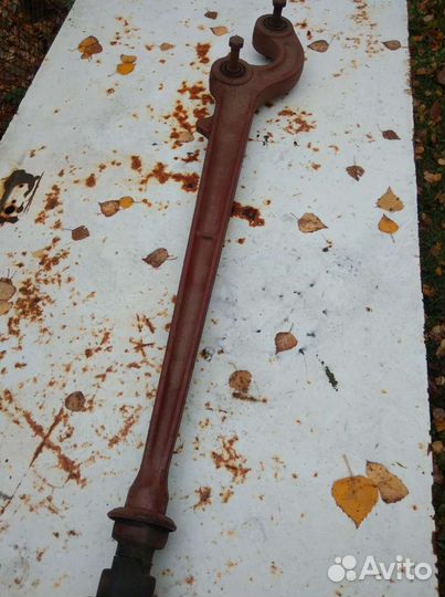 Кронштейн передней балки Ландровер дискавери1,дефе