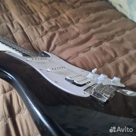 Электрогитара fender Stratocaster HSS