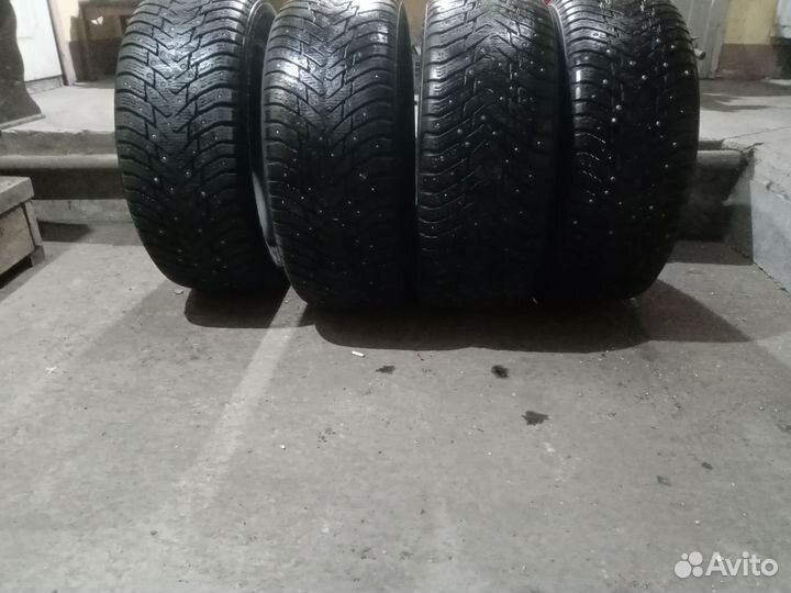 Nokian Tyres Hakkapeliitta 8 SUV 285/50 R20 116M