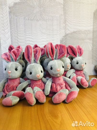 Зайчики в платьях подарок на 8 марта