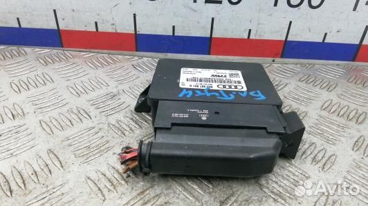 Блок управления ручника (стояночного тормоза) audi