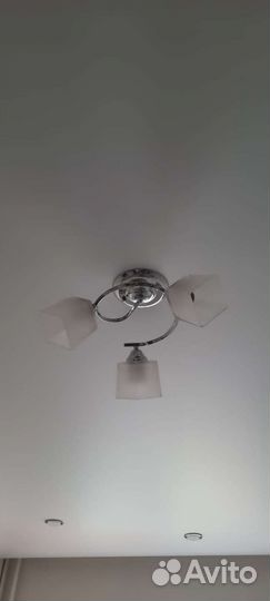 Люстра потолочная (состояние новой)
