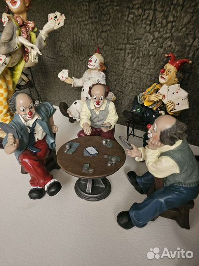 Статуэтки клоуны
