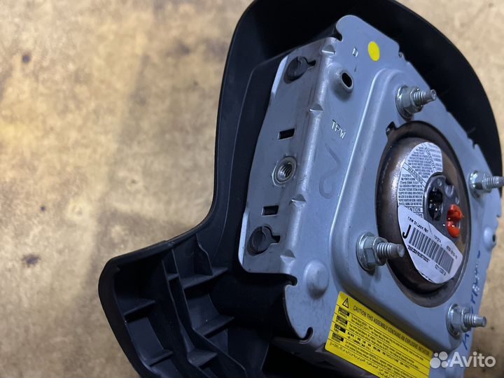 Подушка безопасности в руль Toyota Avensis t250