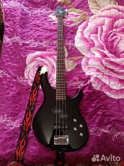 Бас гитара 4 струны Cort Action-Bass-Plus