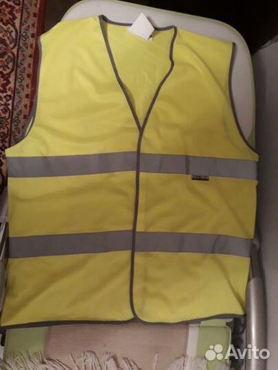 Светоотражающий жилет для автомобилиста