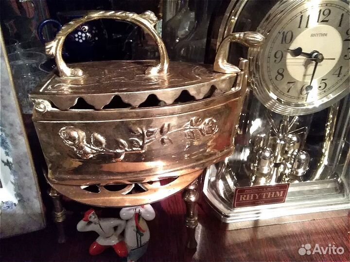 Утюг латунный декоративный.Винтаж