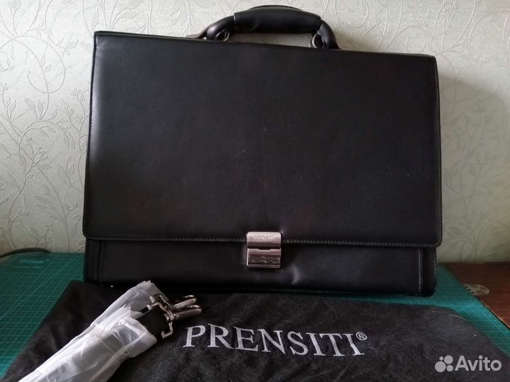 Мужской кожаный портфель новый