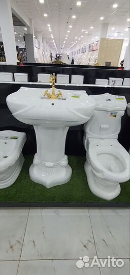 Умывальник и унитаз