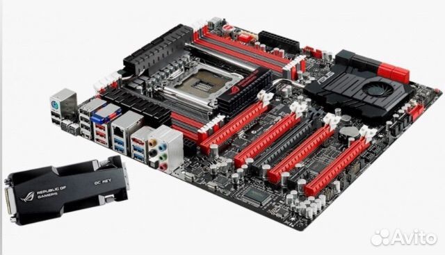 Материнская плата с процессором и памятью