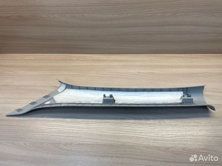 Обшивка стойки передняя правая Skoda Rapid