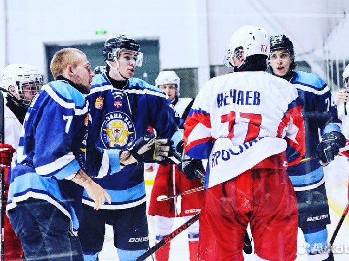 Тренер по хоккею с шайбой