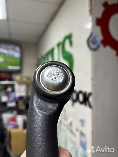 Рулевой наконечник левый VW transporter T4