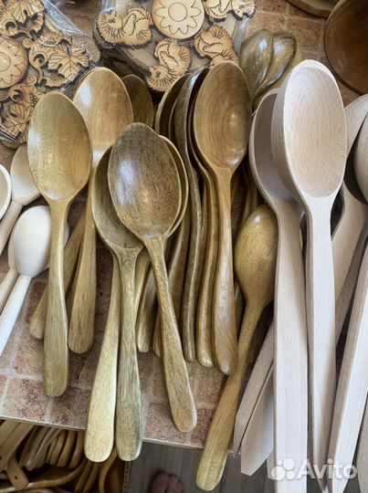 Доски, чашки, ложки, бочонки, подставки из дерева