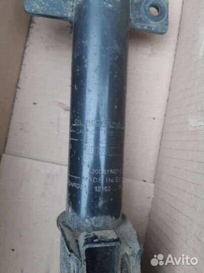 Стойка амортизатора renault duster б/у оригинал