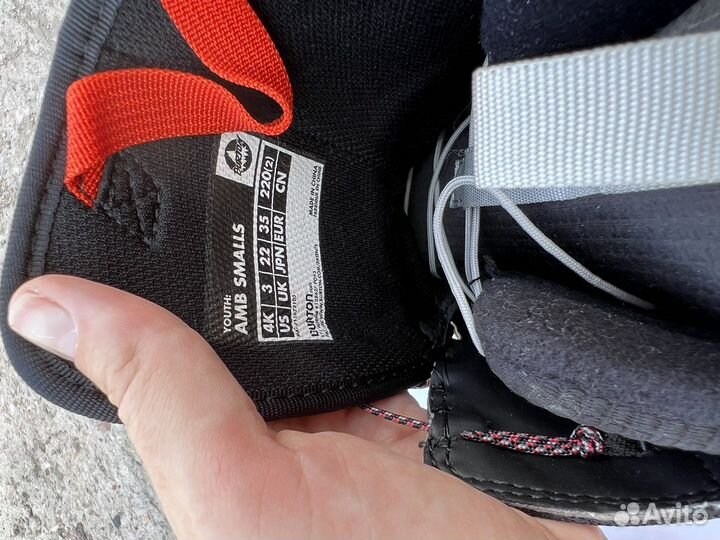 Детские сноубордические ботинки Burton 35р