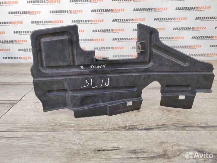 Дефлектор радиатора правый Toyota Avensis 2 1.8