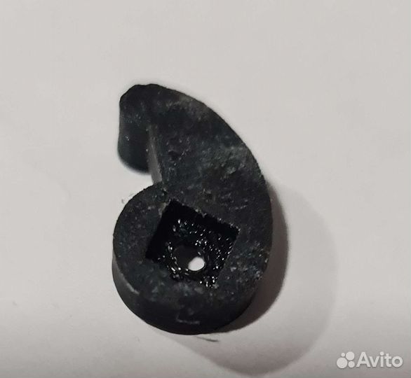 Рычаг замка крышки багажн. Mitsubishi Outlander XL