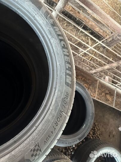 Michelin Pilot Sport 4 275/45 R20 19T