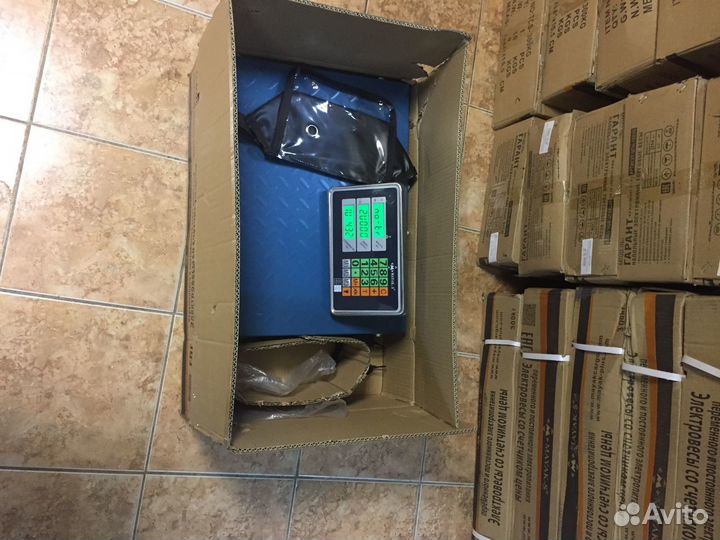 Беспроводные товарные весы на 300 кг